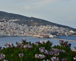 Villa Marenosta: Αυθεντική φιλοξενία με μοναδική θέα στην Ερμούπολη