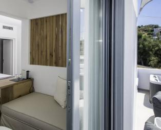 Oro Luxury Suites: Ζήστε την πολυτέλεια στη Σύρο