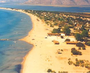 Η μεγαλύτερη παραλία σε όλη την Ελλάδα ξεπερνά τα 16 χλμ! (vid)