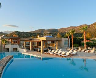 Blue Sea Beach Hotel: Αυθεντική φιλοξενία στη Σταλίδα Ηρακλείου