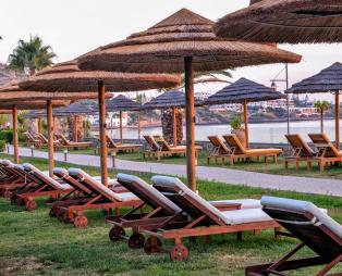 Blue Sea Beach Hotel: Αυθεντική φιλοξενία στη Σταλίδα Ηρακλείου