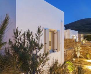 White Tinos Luxury Suites