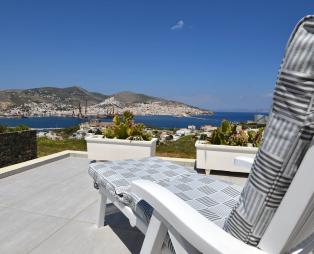 Villa Marenosta: Αυθεντική φιλοξενία με μοναδική θέα στην Ερμούπολη