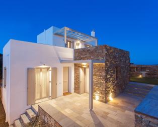 White Tinos Luxury Suites