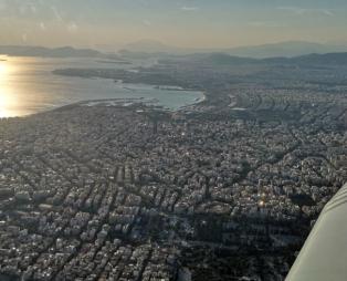 Το Athens Flying Week μας μαθαίνει να... πιλοτάρουμε αεροπλάνο (vid)