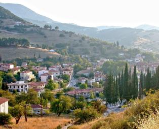 Καλάβρυτα: Ο απόλυτος χειμερινός προορισμός με τη μεγάλη ιστορία
