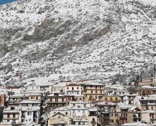 Η Αράχωβα εγκαινιάζει τις χειμερινές διακοπές!