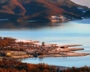 Αυτές είναι οι 6 πιο όμορφες λίμνες της Ελλάδας