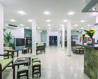 Xenios Dolphin Beach Hotel