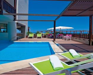 Steris Elegant Beach Hotel & Apartments