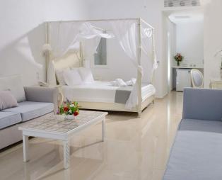 Kamari Hotel