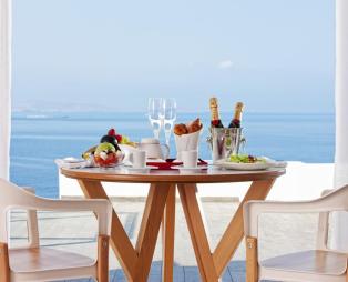 Kouros Hotel & Suites