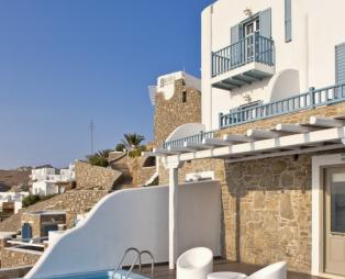 Kouros Hotel & Suites