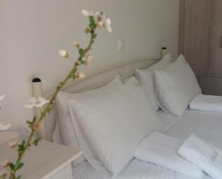 Elezar Apartments