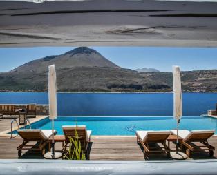 Εn Plo Luxury Suites