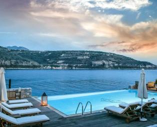 Εn Plo Luxury Suites
