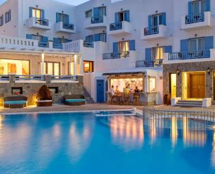 Grand Beach Hotel: Ένα πολυτελές καταφύγιο στην καρδιά της Μυκόνου