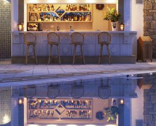 Grand Beach Hotel: Ένα πολυτελές καταφύγιο στην καρδιά της Μυκόνου