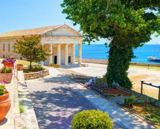 Κέρκυρα: Όλα όσα πρέπει να γνωρίζετε για τον απόλυτο πασχαλινό προορισμό