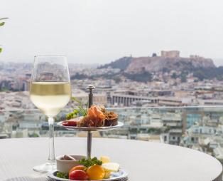 Ένα ελληνικό ξενοδοχείο στα 5 καλύτερα της Ευρώπης με μοναδική θέα