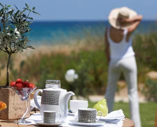 Pilot Beach Resort: Βυθιστείτε σε ένα κόσμο κρητικής γοητείας