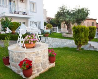 Erato Apartments