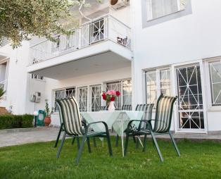 Erato Apartments