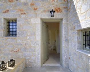 Nikoloudi Estate