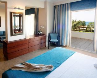 Pilot Beach Resort: Βυθιστείτε σε ένα κόσμο κρητικής γοητείας