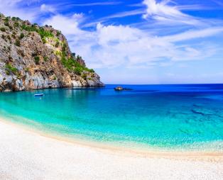 Οι πιο εντυπωσιακές παραλίες στα Δωδεκάνησα