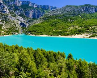 Δύο ελληνικές λίμνες στις ωραιότερες του κόσμου
