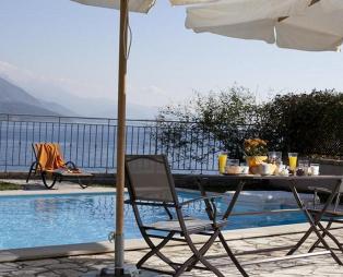 Παραθάλασσο: Σπιτική φιλοξενία μια ανάσα από τη Ναύπακτο
