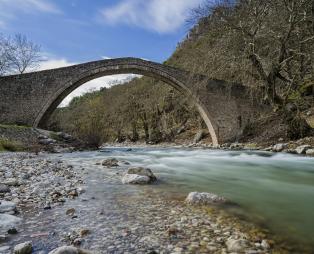Ελάτη & Περτούλι: Ταξιδεύοντας στη Νότια Πίνδο