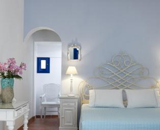 Folegandros Apartments