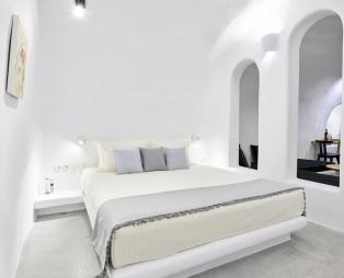 Cave Suite Oia