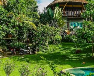 Airbnb: Δύο βίλες στη Σαντορίνη στα πιο δημοφιλή σπίτια για μετά το lockdown