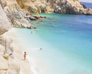 Focus: Αυτά είναι τα πέντε ελληνικά νησιά που προτείνει στους Γερμανούς για τις φετινές διακοπές