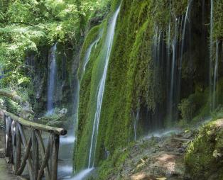 Αυτή είναι η κρυφή «Γαλάζια Λίμνη» της Βόρειας Ελλάδας