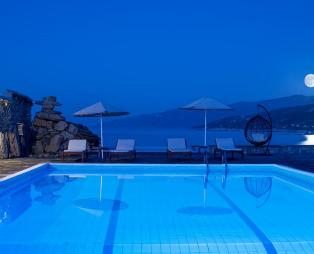 Cavos Bay Hotel & Studios: Ζήστε τις απόλυτες διακοπές στην Ικαρία