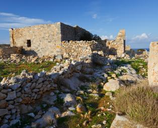 Ηρακλειά: Το ησυχαστήριο των Κυκλάδων