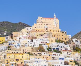 Conde Nast Traveller: 12 γραφικοί οικισμοί στα ελληνικά νησιά που πρέπει να επισκεφθείς