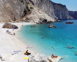 Τρία άγνωστα και παραδεισένια νησιά του Ιονίου