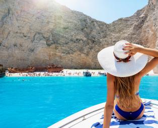 Ταξιδιωτικό περιοδικό της Τσεχίας ανέδειξε τις 10 καλύτερες παραλίες της Ελλάδας