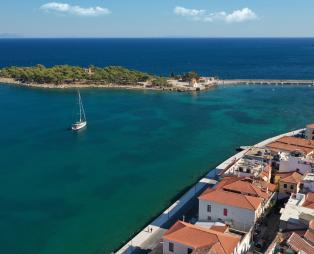 Ταξίδι στο νησάκι όπου βρήκαν ερωτικό καταφύγιο ο Πάρις και η Ωραία Ελένη