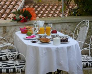 Αίγλη Hotel