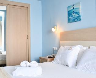 Manthos Blue Hotel