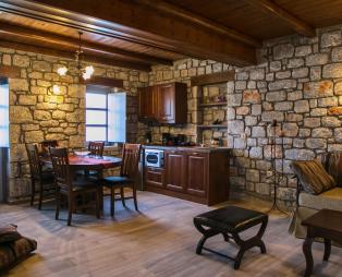 Εν Πλώ Luxury Suites: Ταξίδι στο Ομηρικό Οίτυλο