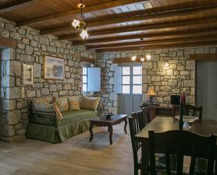 Εν Πλώ Luxury Suites: Ταξίδι στο Ομηρικό Οίτυλο