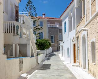Αυτό είναι το ελληνικό νησί που προτείνουν οι New York Times για διακοπές το 2021