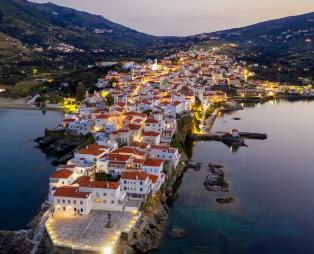 Αυτό είναι το ελληνικό νησί που προτείνουν οι New York Times για διακοπές το 2021
